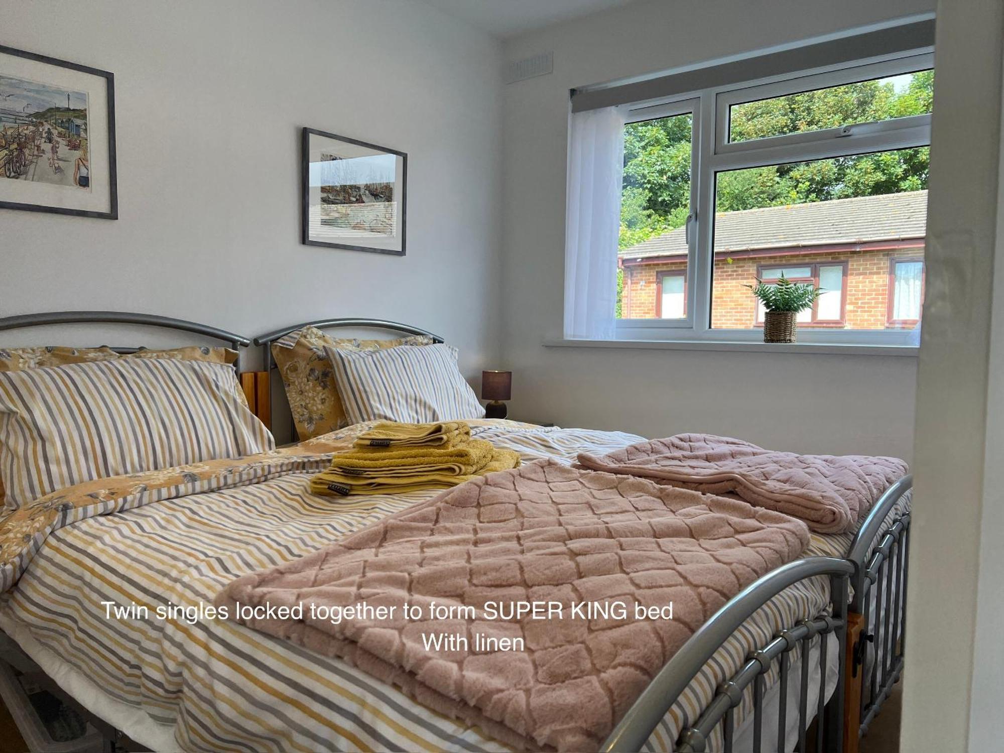 Valley View Self-Catering Coastal Bungalow In Rural West Wight 淡水 外观 照片